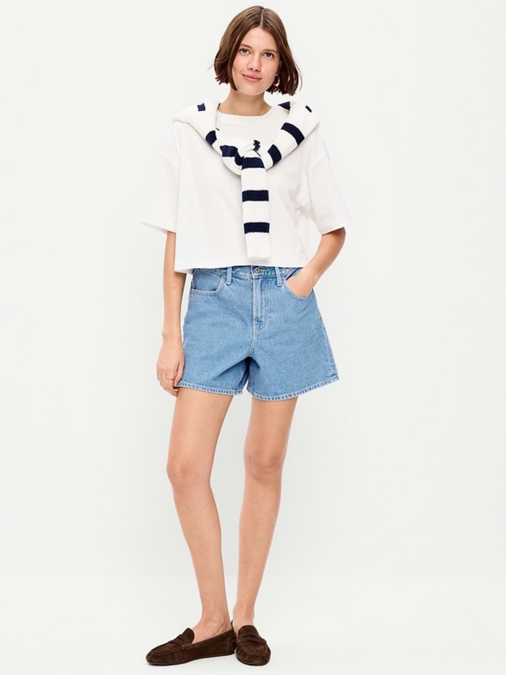 Old Navy High-Waisted Wow Baggy Jean Shorts -- 5-inch inseam
Size: 4